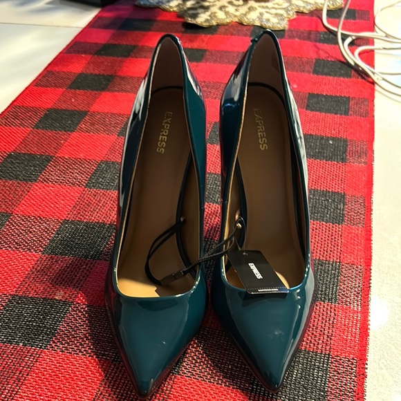 NWT Express  💕🎇💙 Patent Women's Heels - Picture 2 of 5